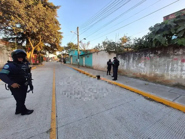 Asesinan a una mujer cuando llevaba a su hijo a la escuela en Xalapa