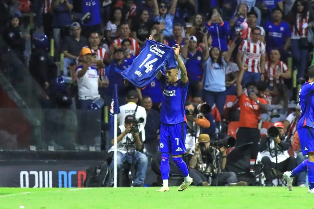 Cruz Azul dedica gol al niño veracruzano que abandonó quimioterapias