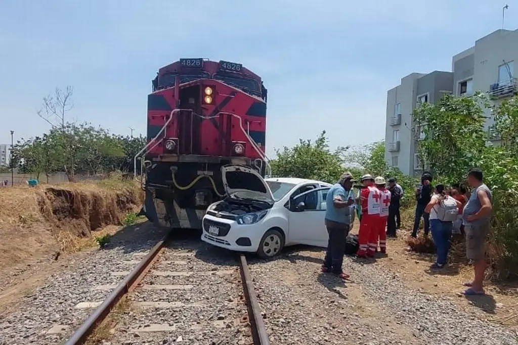 No le pudo ganar al tren en Palma Real, de Veracruz