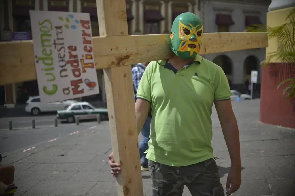 Luchador Ecologista Universal realiza Vía Crucis a Laguna Verde, esta es la razón