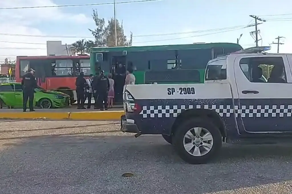 Asesinan a mujer arriba de camión al sur de Veracruz