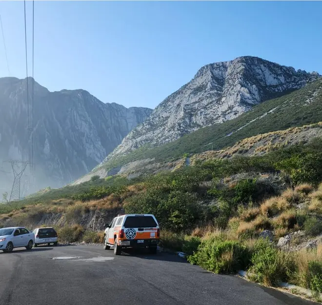 Hallan muerto a senderista en NL; cayó de una altura de 120 metros