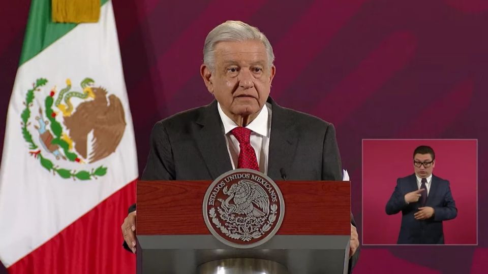 AMLO da clases de historia en la Mañanera