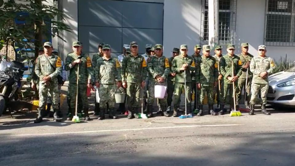 Por agua con olor a gasolina, militares lavarán tinacos y cisternas en BJ