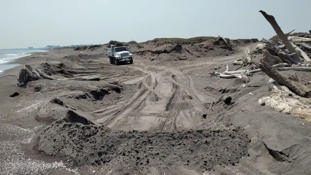 En Riviera Veracruzana, saquean arena de mar; temen hundimientos