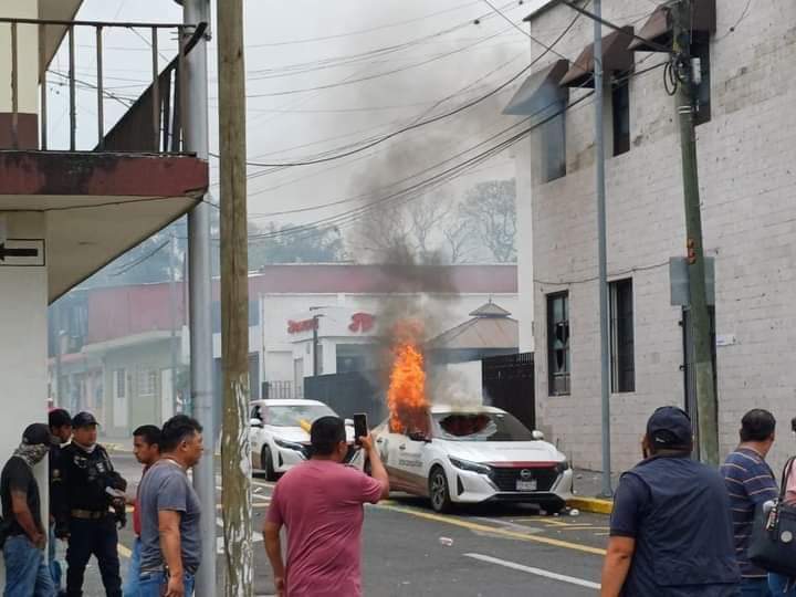 Amenazan con prender fuego a Palacio Municipal de Ixtaczoquitlán por falta de agua