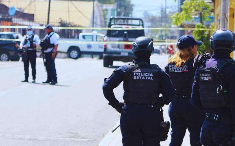 Detienen en Isla a cinco hombres por llevar droga y mensajes amenazantes