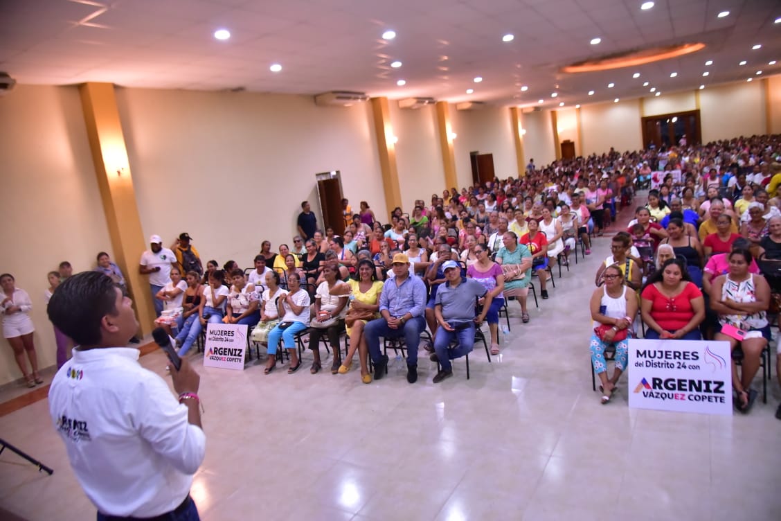 Tlacotalpan le refrenda su apoyo a Argeniz Vázquez