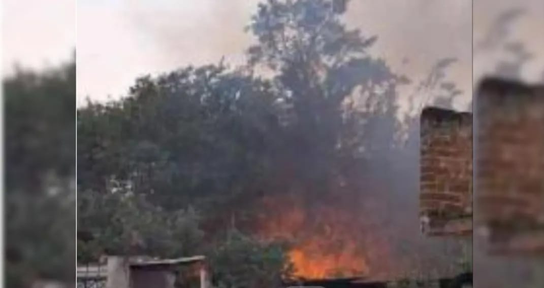 Calor extremo provoca incendio en predio de Camerino Z. Mendoza