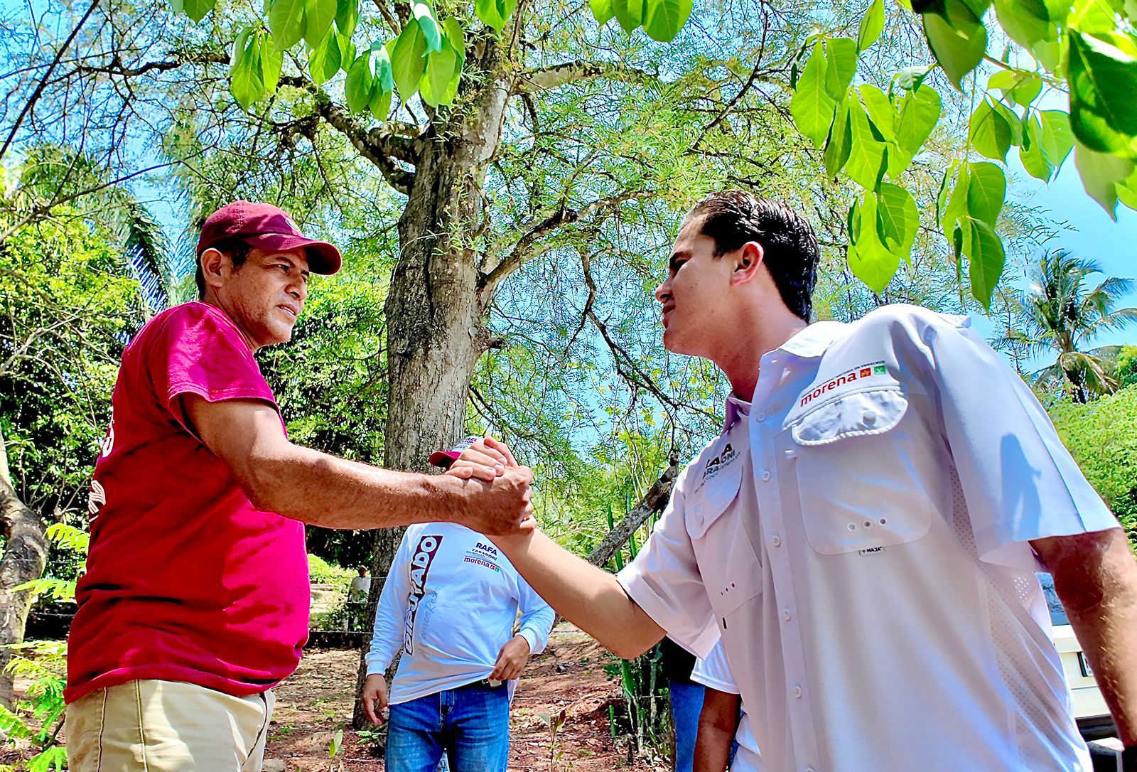 Rafa Fararoni  visita El Nacaxtle y San Leopoldo