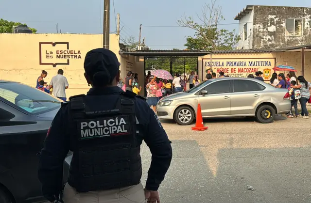 Regresa a clases escuela amenazada de extorsión en Coatza