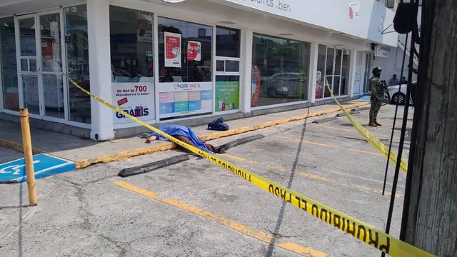 Roque murió afuera de una farmacia en Veracruz; habría sufrido infarto