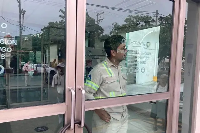 Apagones en Veracruz: cierran con cadenas las instalaciones de CFE