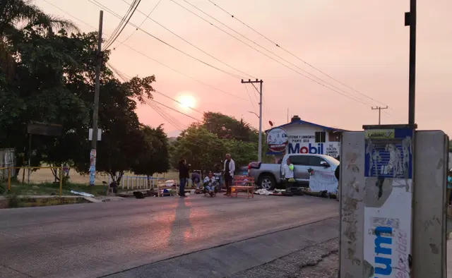 Por segundo día, bloquean carretera de Xalapa a Coatepec