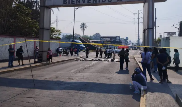 Bloqueo en carretera de Córdoba: piden ayuda para combatir incendio