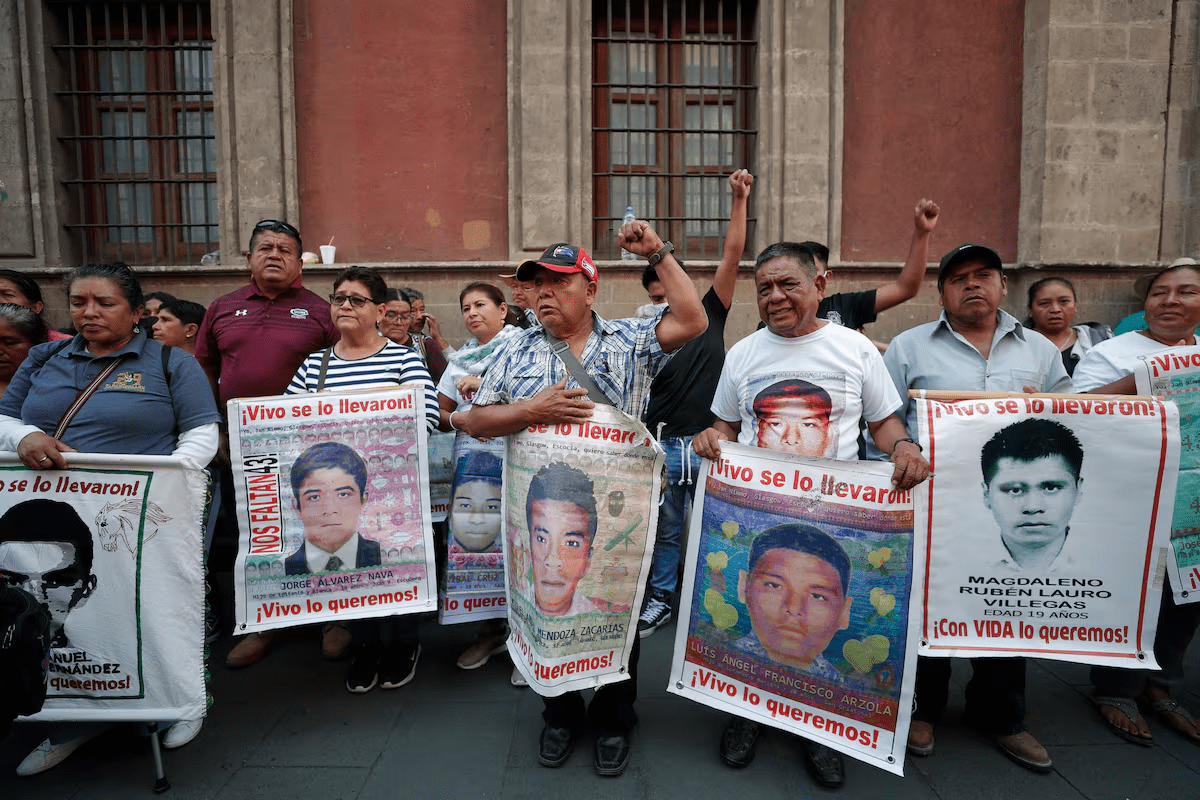 De “La Laguna”, al autobús de Teloloapan: así son los 15 nuevos documentos de espionaje militar entregados a las familias de Ayotzinapa