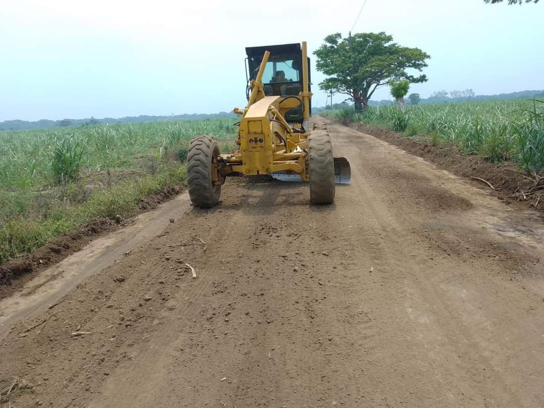 Rehabilitación de Caminos en Santa Ana Impulsa la Conectividad en Ángel R. Cabada