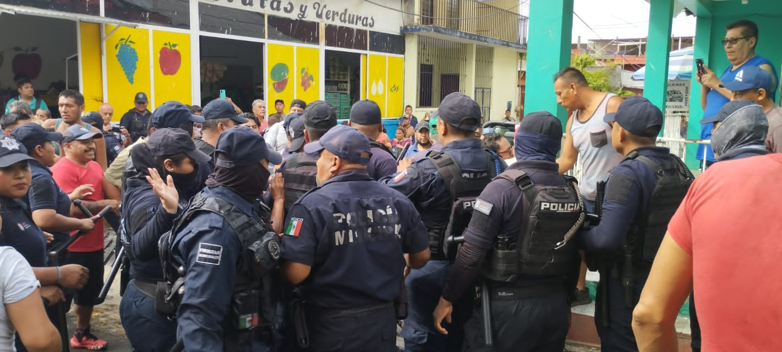 Detienen a policías municipales de San Andrés Tuxtla