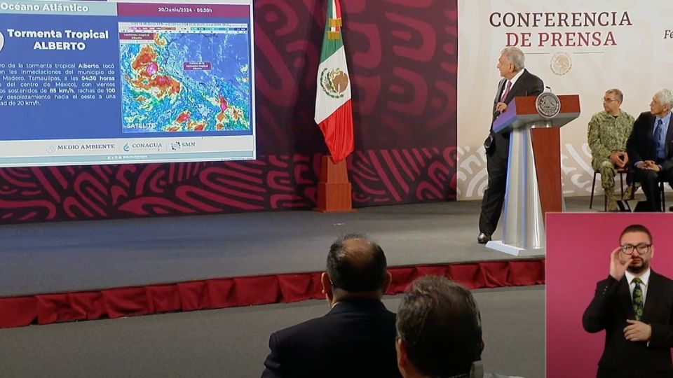 AMLO asegura que Fuerzas Armadas trabajan ante el paso de la tormenta tropical Alberto