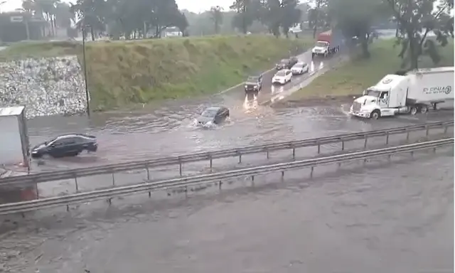 Tormenta Alberto: inundación en autopista Córdoba-Orizaba