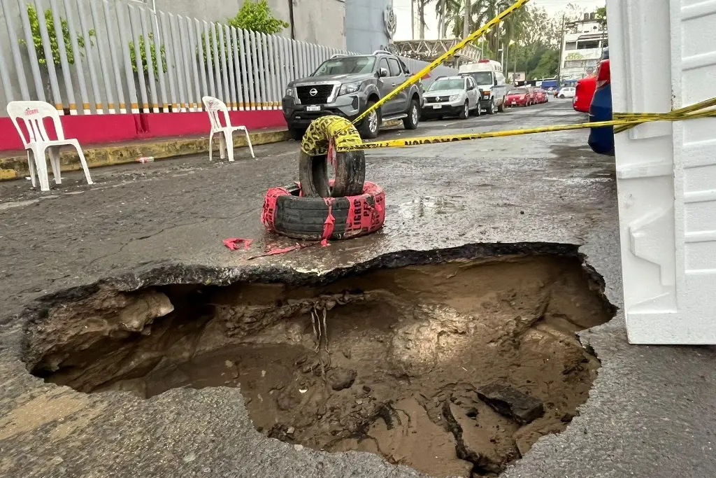 Vecinos del Multifamiliar reportan socavón