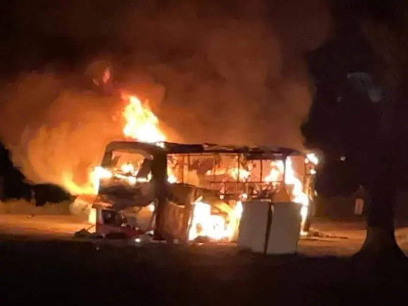 Autobús con peregrinos se incendia entre los límites de Coahuila y Nuevo León