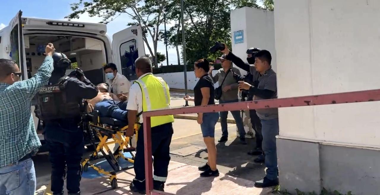 Balean a tesorera de Texistepec y a su chofer