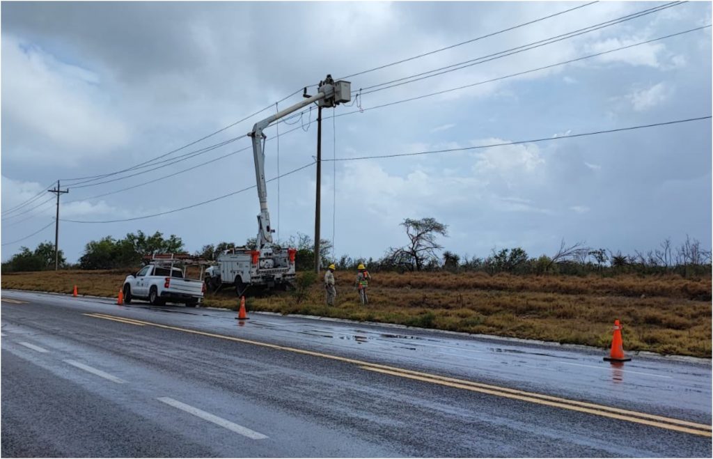 Se ha reestablecido el servicio de energía eléctrica en un 74% en Veracruz: CFE