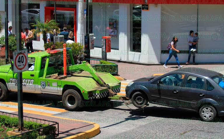 Gobernador enviará nueva propuesta de ley de tránsito para regularizar grúas