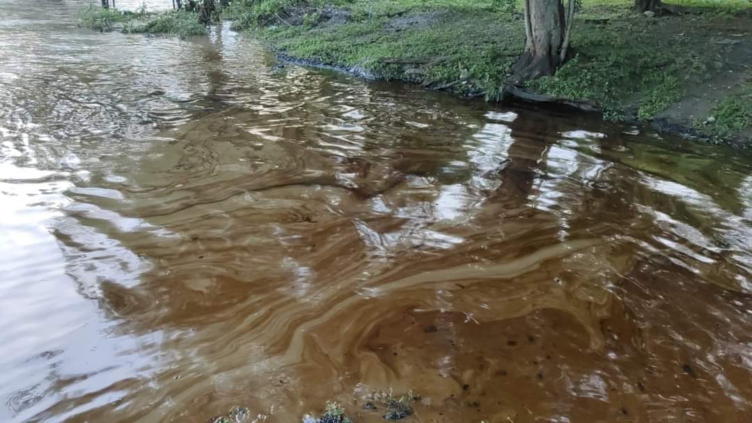 Por derrama de hidrocarburo, suspende CAEV bombeo de agua potable en Poza Rica y Coatzintla