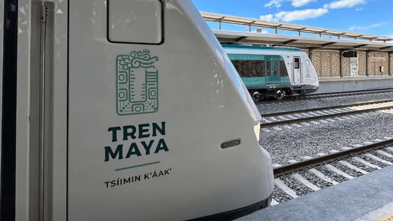 Tren Maya suspende servicio entre Quintana Roo y Chiapas ante impacto del huracán Beryl