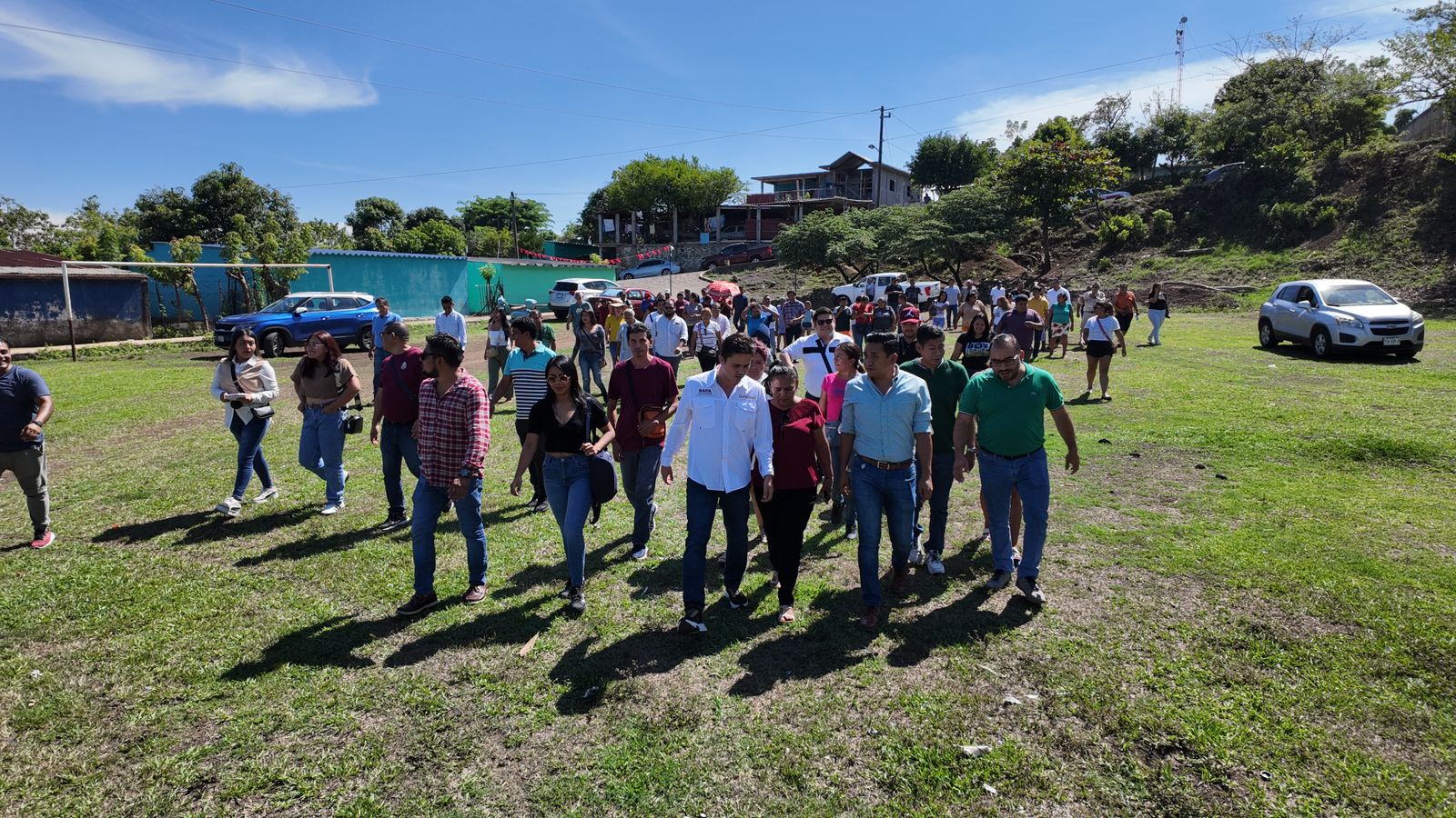 Continúa Rafa Fararoni gira de agradecimiento en Los Tuxtlas