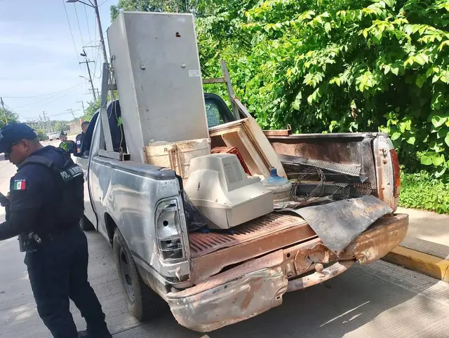 Detienen a hombre por tirar fierro viejo en vía de Cosoleacaque