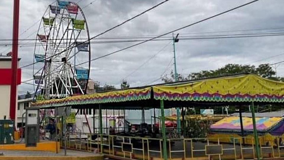 Padre y su hijo de 4 años caen desde 12 metros de altura de la Rueda de la Fortuna