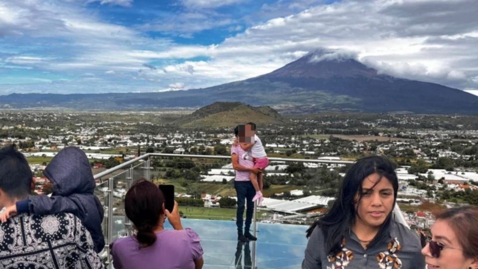 Niño de 3 años cae de un mirador de cristal en Atlixco, Puebla