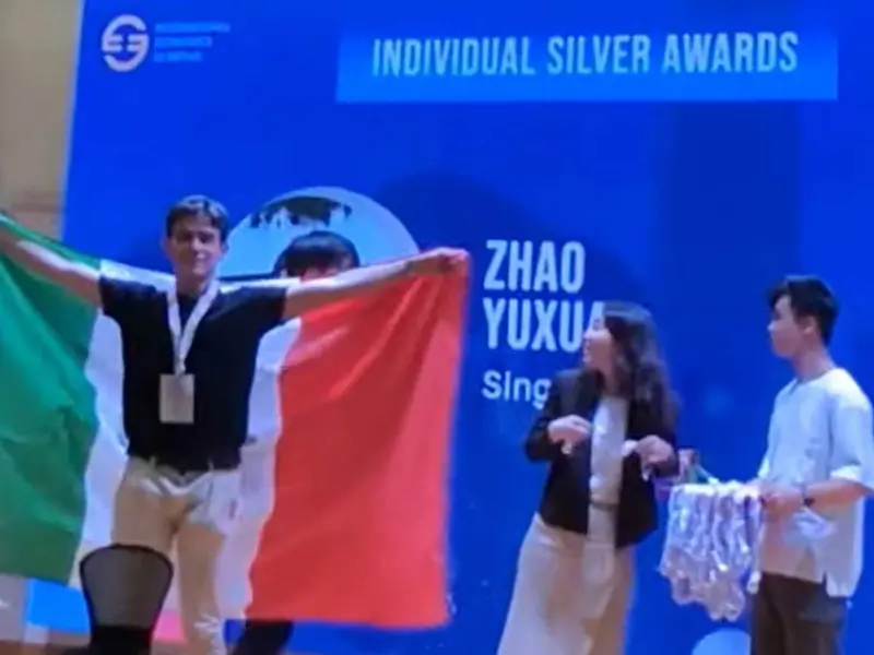 ¡Orgullo nacional! Jóvenes mexicanos ganan medallas en la Olimpiada de Economía en Hong Kong