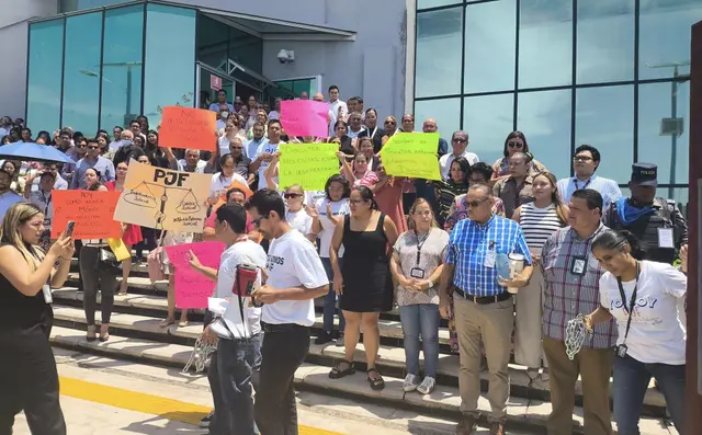 Vuelven a manifestarse trabajadores del Poder Judicial en Boca del Río