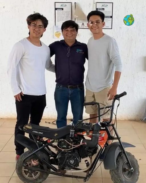 Estudiantes de Yucatán desarrollan motocicleta que funciona con agua