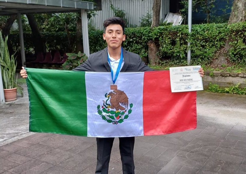 Coatzacoalqueño, el estudiante destacado en Física y Matemáticas que ha ganado olimpiadas