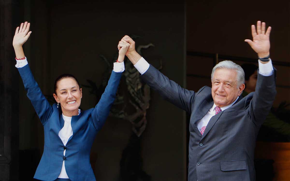 ‘Estoy muy orgulloso’; AMLO celebra que Sheinbaum mantendrá mañaneras