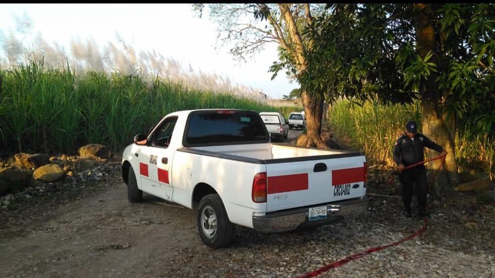 Hallan ambulancia con dos cadáveres en Omealca