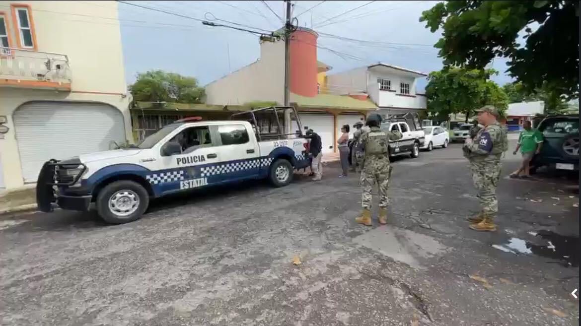 INCREÍBLE!,  JOVEN ES DETENIDO POR DEFENDER A UNA MUJER DE SER VIOLADA.