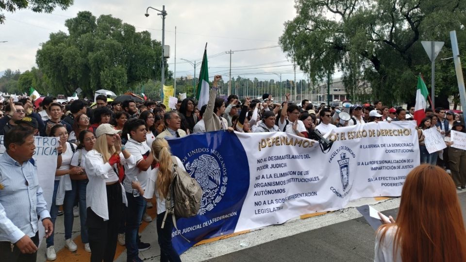 AMLO tras marcha de alumnos de la Facultad de Derecho de la UNAM: «Los están engañando»