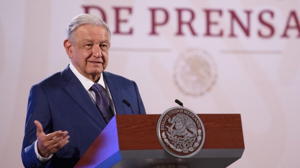 AMLO reconoce trayectoria de Martí Batres: «excepcional servidor público»