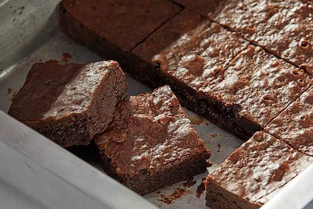 Investigan cómo introdujeron ‘brownies mágicos’ en escuela