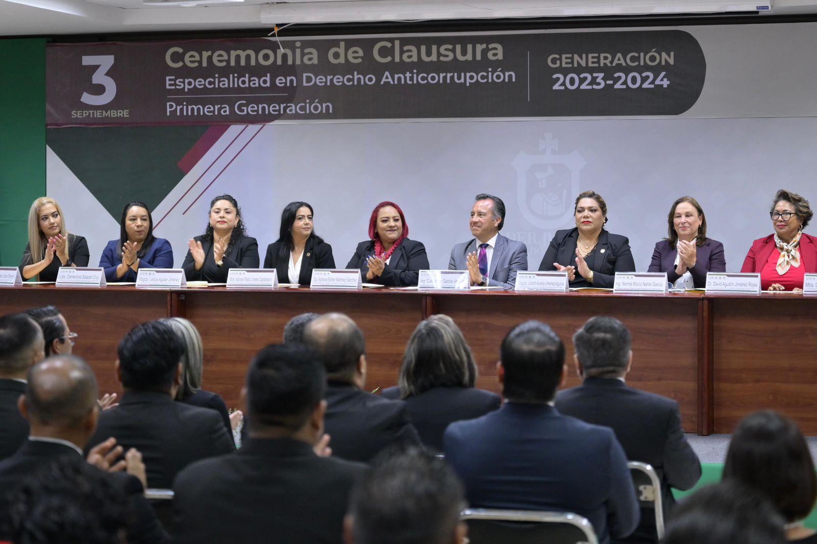 Asiste Rocío Nahle a Ceremonia de Clausura de Primera Especialidad en Derecho Anticorrupción