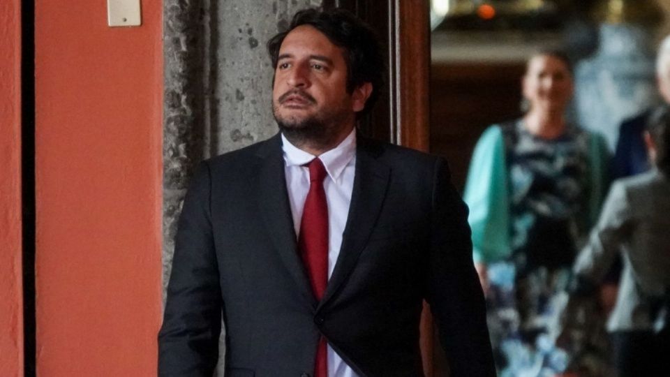 AMLO confirma que su hijo Andrés López Beltrán buscará un cargo dentro de Morena