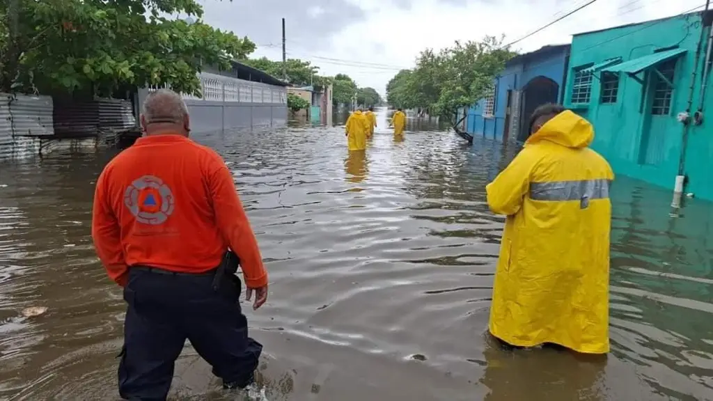 Más de mil casas inundadas el saldo de lluvias en Coatzacoalcos, en Veracruz