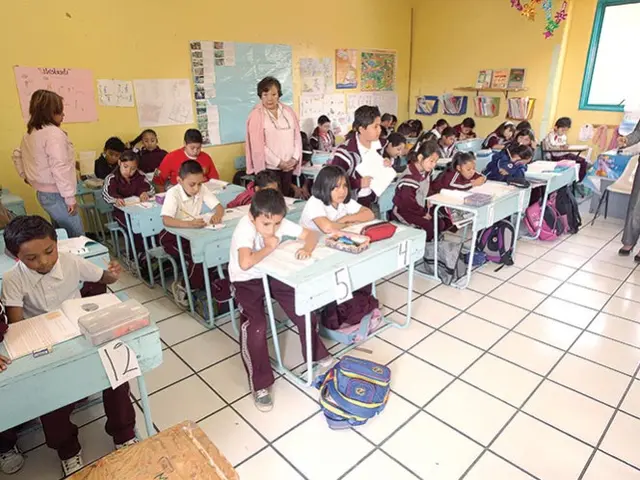 Descuentos a maestros de Veracruz que falten a clases en Halloween