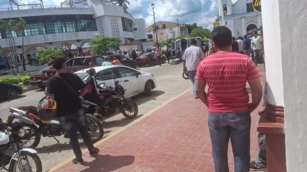 Matan a hombre frente a Ayuntamiento de Cosamaloapan